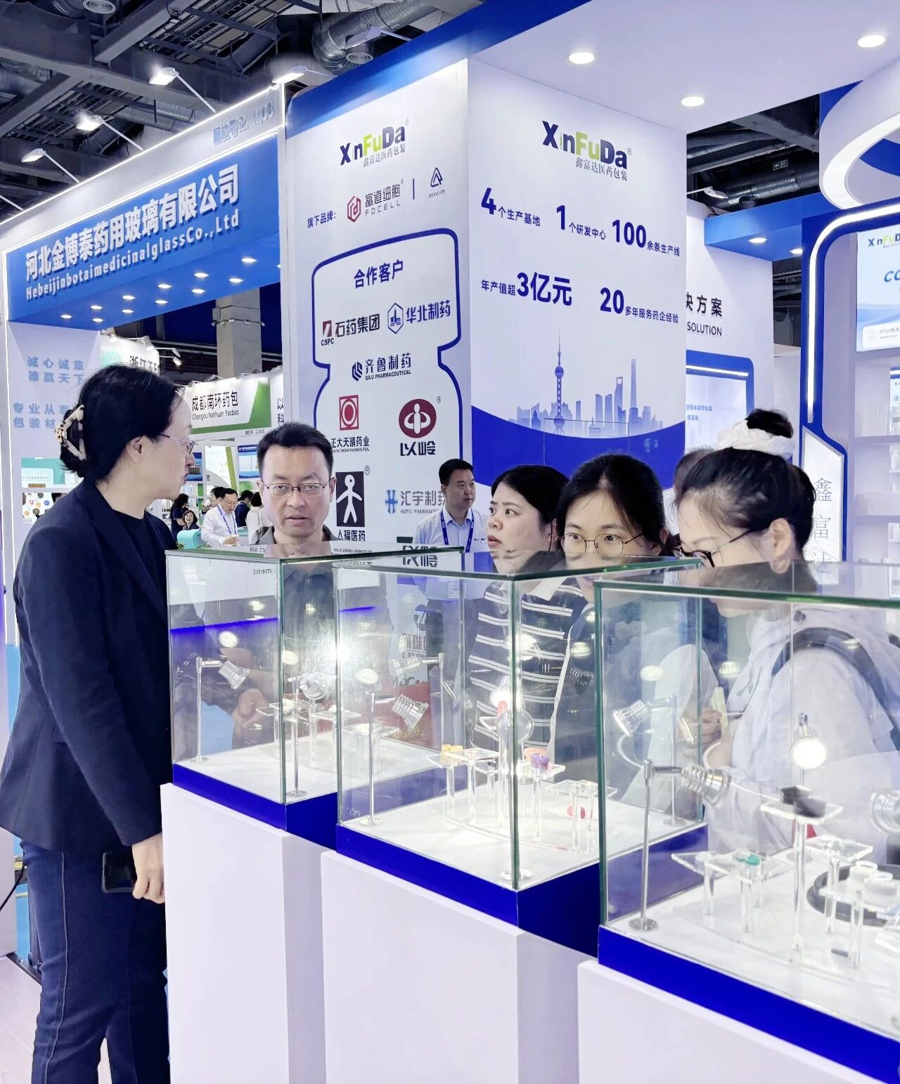 橡一展会2.jpg